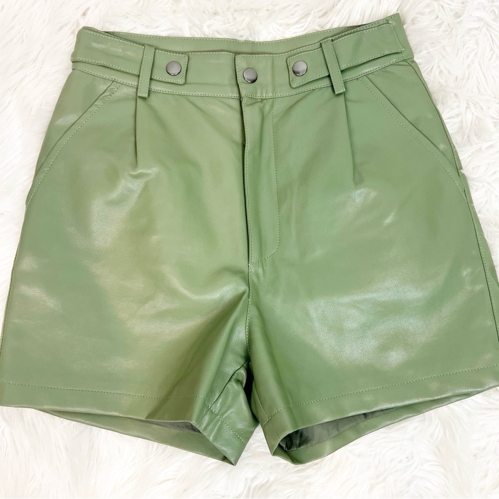 ELEVENPARIS GREEN FAUX LEATHER HIGH WAIST 3” INSEAM SHORTS WOMENS SZ 24